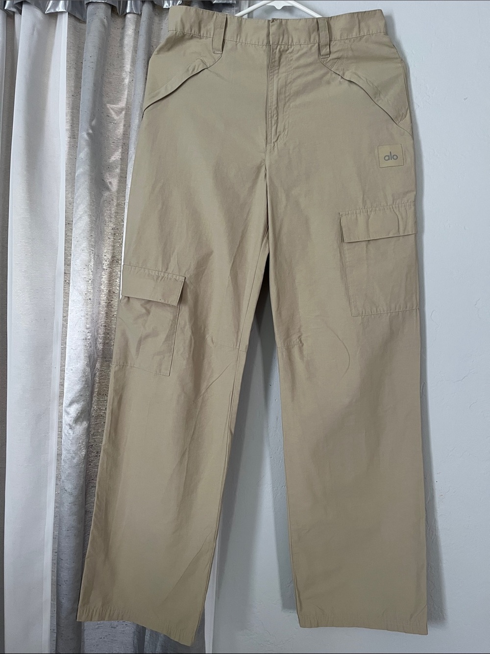 ALO Yoga Men's Tan Cargo Pants